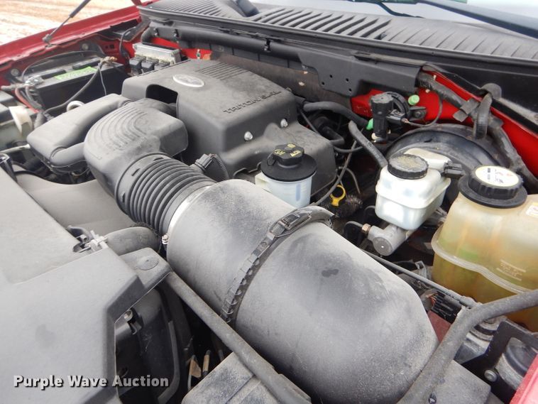 image for item GG9514 2004 Ford Expedition XLT SUV