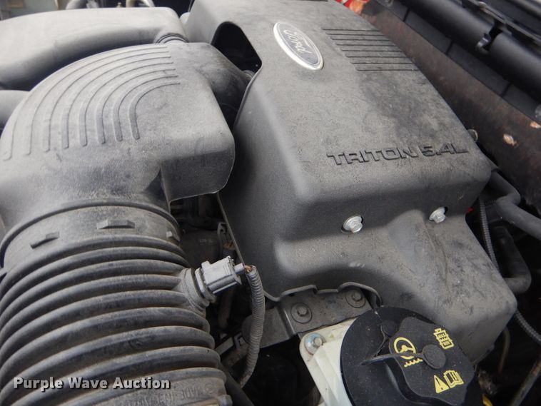 image for item GG9514 2004 Ford Expedition XLT SUV