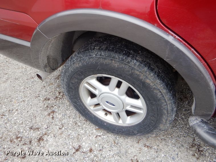 image for item GG9514 2004 Ford Expedition XLT SUV