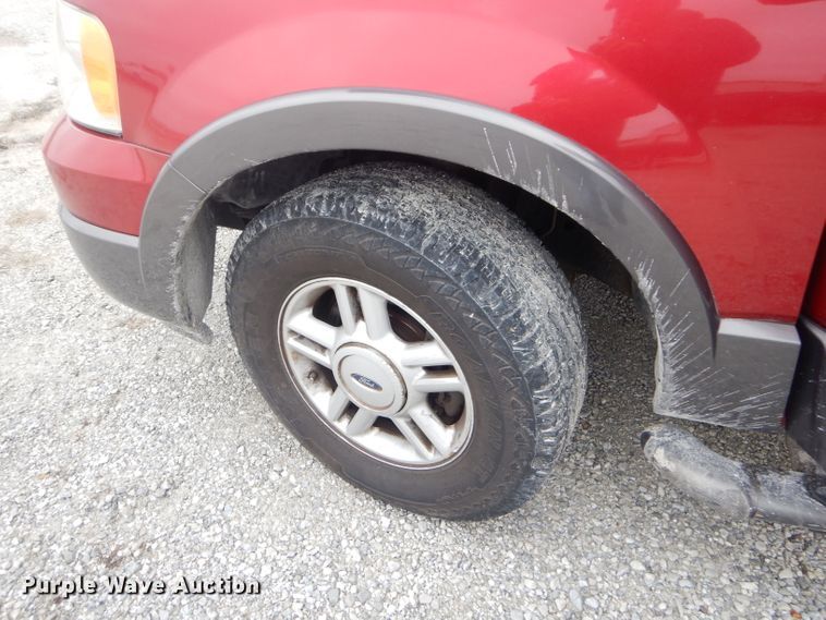 image for item GG9514 2004 Ford Expedition XLT SUV