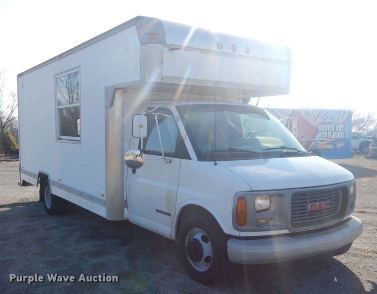 image for item GG9531 2000 GMC Savana G3500 box truck