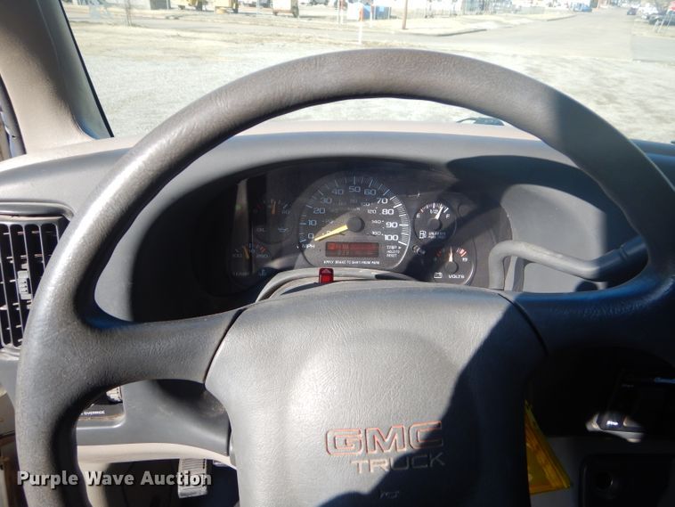 image for item GG9531 2000 GMC Savana G3500 box truck