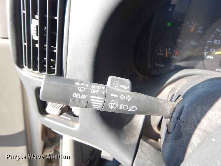 image for item GG9531 2000 GMC Savana G3500 box truck