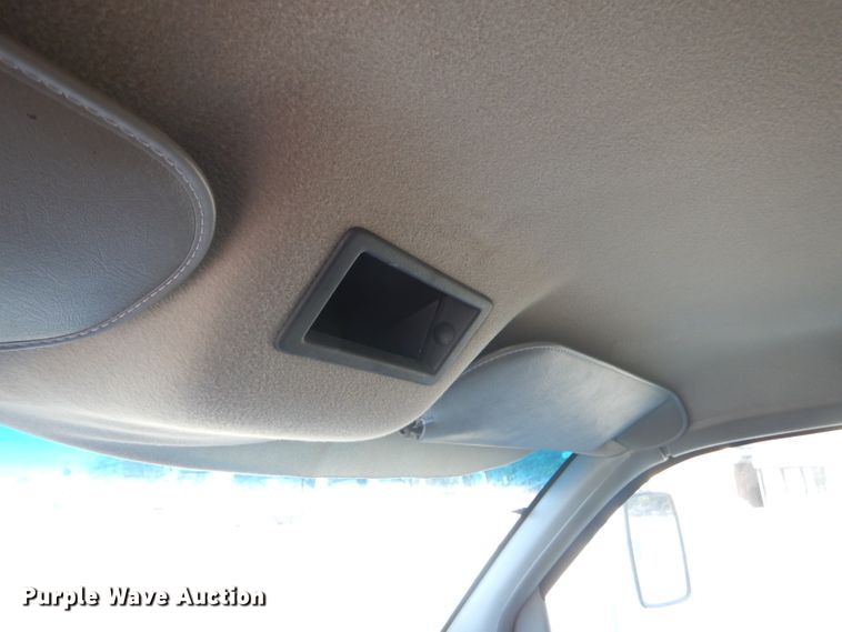 image for item GG9531 2000 GMC Savana G3500 box truck