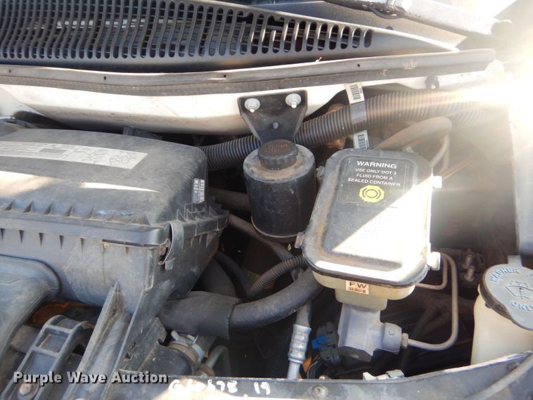 image for item GG9531 2000 GMC Savana G3500 box truck