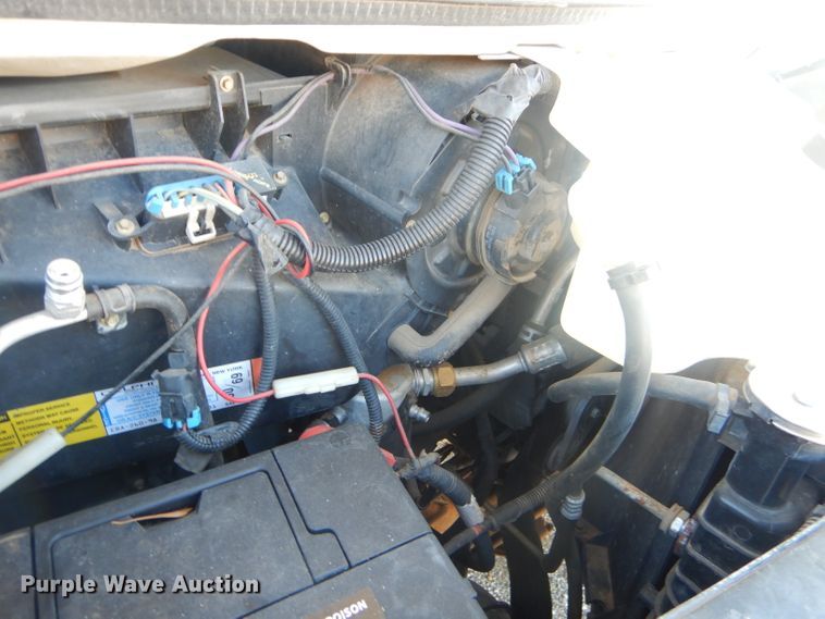 image for item GG9531 2000 GMC Savana G3500 box truck