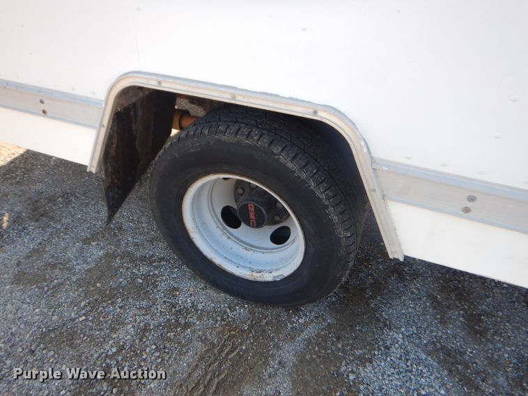 image for item GG9531 2000 GMC Savana G3500 box truck