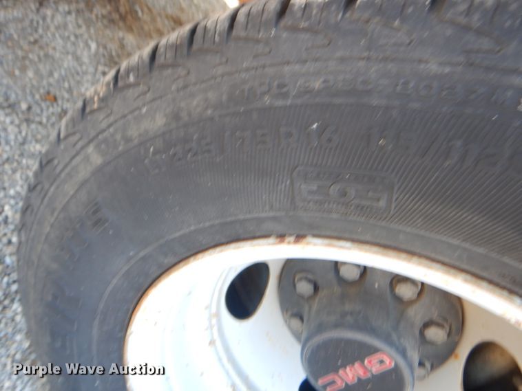 image for item GG9531 2000 GMC Savana G3500 box truck