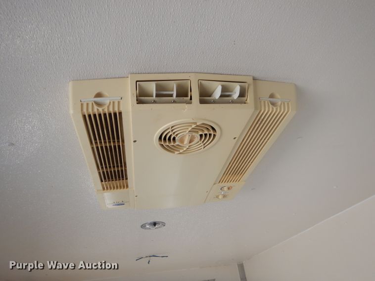 image for item GG9531 2000 GMC Savana G3500 box truck