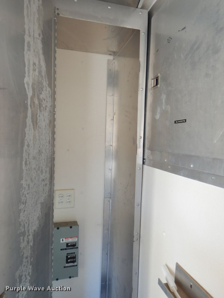 image for item GG9531 2000 GMC Savana G3500 box truck