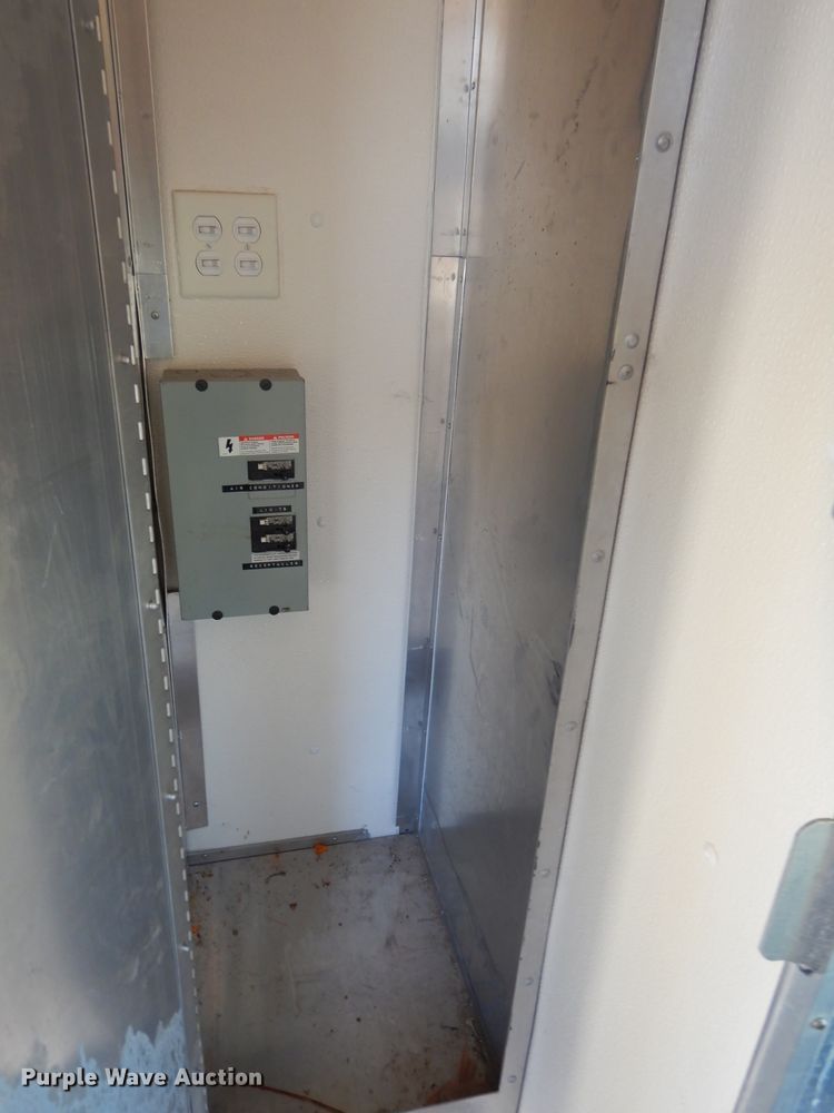 image for item GG9531 2000 GMC Savana G3500 box truck