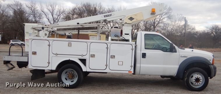 image for item GG9533 2006 Ford F450 Super Duty XL bucket truck