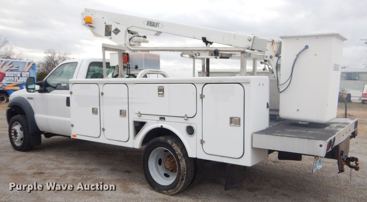 image for item GG9533 2006 Ford F450 Super Duty XL bucket truck