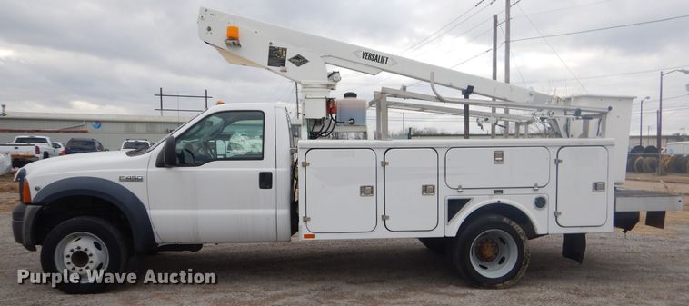 image for item GG9533 2006 Ford F450 Super Duty XL bucket truck