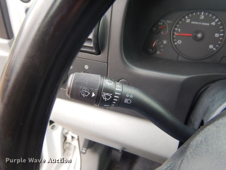 image for item GG9533 2006 Ford F450 Super Duty XL bucket truck