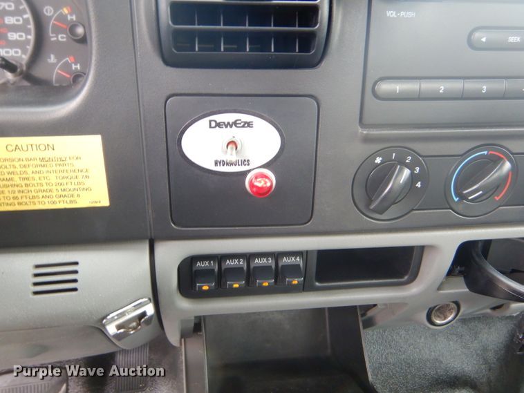 image for item GG9533 2006 Ford F450 Super Duty XL bucket truck