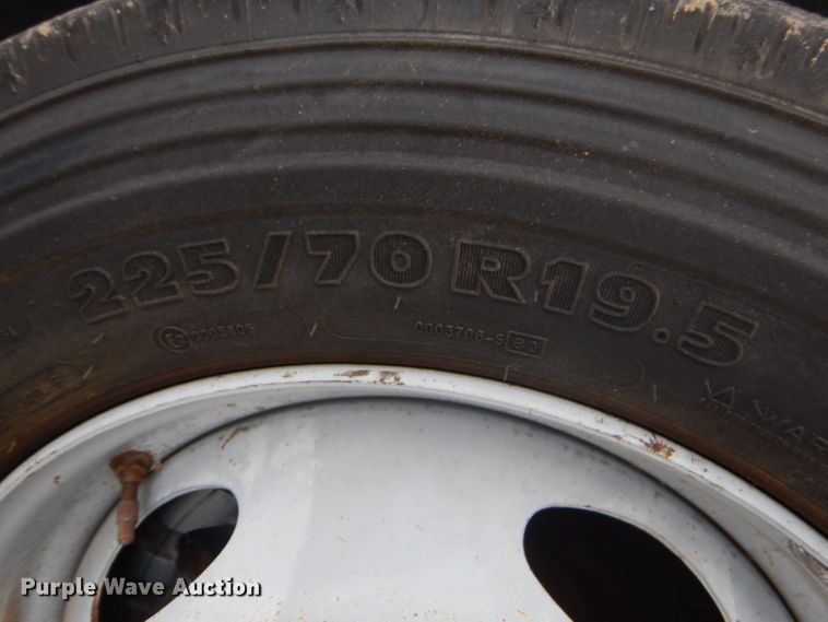 image for item GG9533 2006 Ford F450 Super Duty XL bucket truck