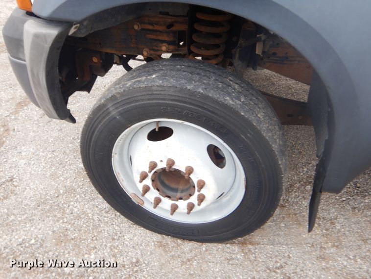 image for item GG9533 2006 Ford F450 Super Duty XL bucket truck