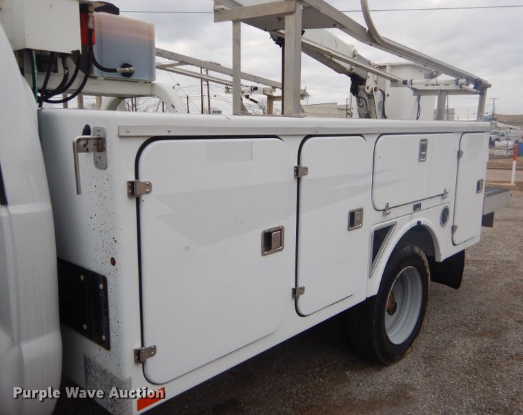 image for item GG9533 2006 Ford F450 Super Duty XL bucket truck