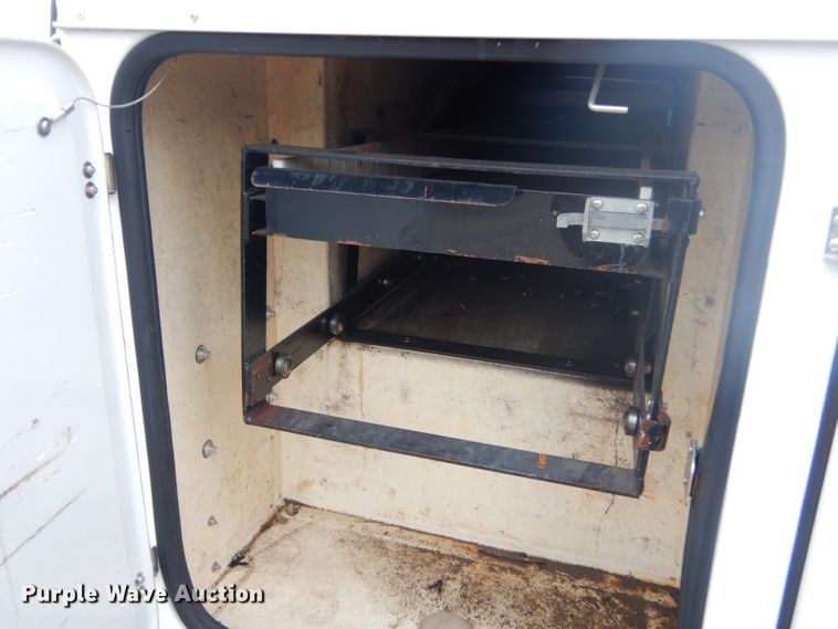 image for item GG9533 2006 Ford F450 Super Duty XL bucket truck