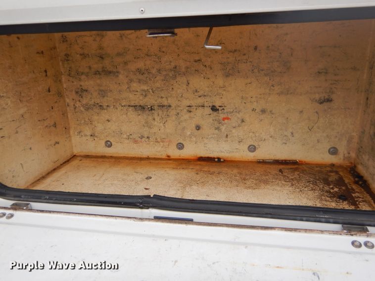 image for item GG9533 2006 Ford F450 Super Duty XL bucket truck