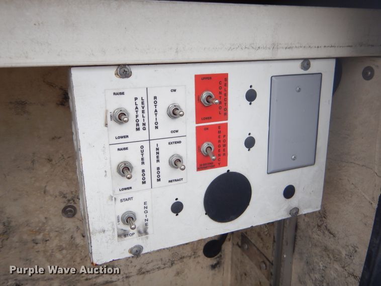 image for item GG9533 2006 Ford F450 Super Duty XL bucket truck