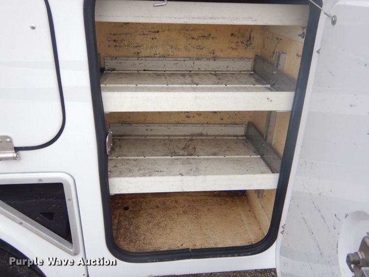 image for item GG9533 2006 Ford F450 Super Duty XL bucket truck