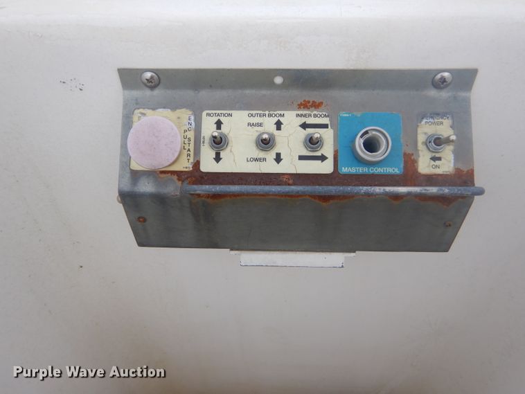 image for item GG9533 2006 Ford F450 Super Duty XL bucket truck