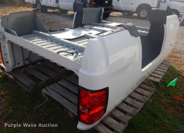 image for item GG9534 Chevrolet Silverado 3500 pickup truck bed