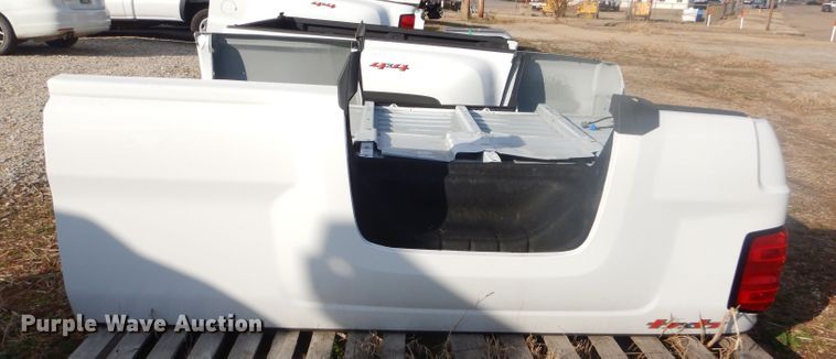 image for item GG9534 Chevrolet Silverado 3500 pickup truck bed