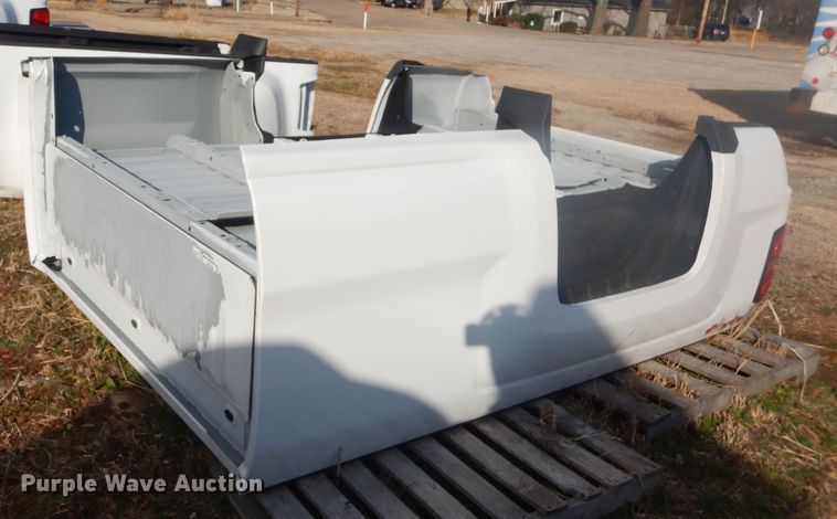 image for item GG9534 Chevrolet Silverado 3500 pickup truck bed