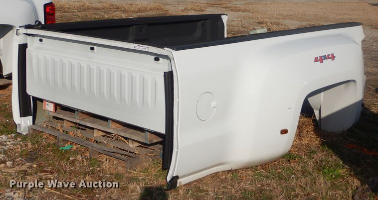 image for item GG9535 Chevrolet Silverado 3500 pickup truck bed