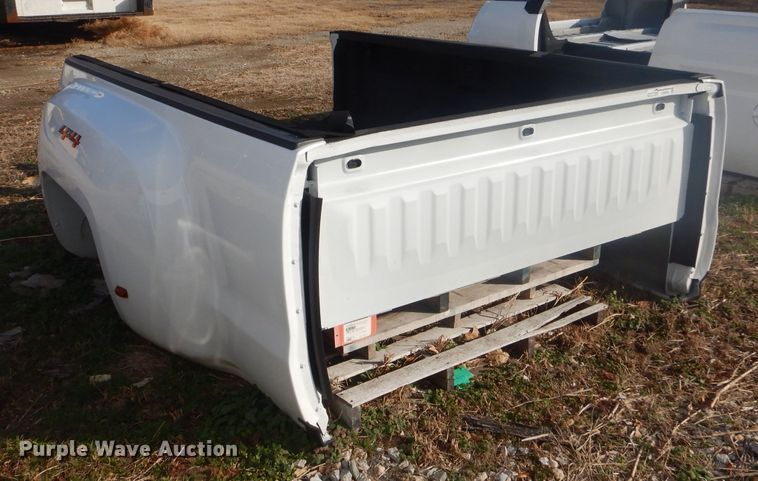 image for item GG9535 Chevrolet Silverado 3500 pickup truck bed