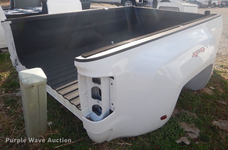 image for item GG9535 Chevrolet Silverado 3500 pickup truck bed