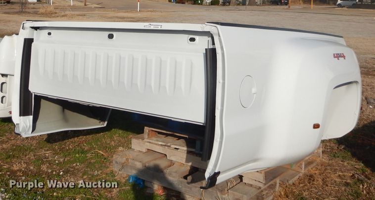 image for item GG9536 Chevrolet Silverado 3500 pickup truck bed