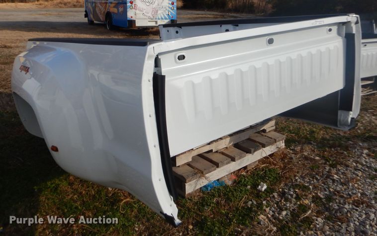 image for item GG9536 Chevrolet Silverado 3500 pickup truck bed