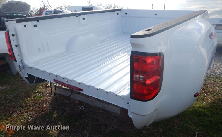 image for item GG9536 Chevrolet Silverado 3500 pickup truck bed