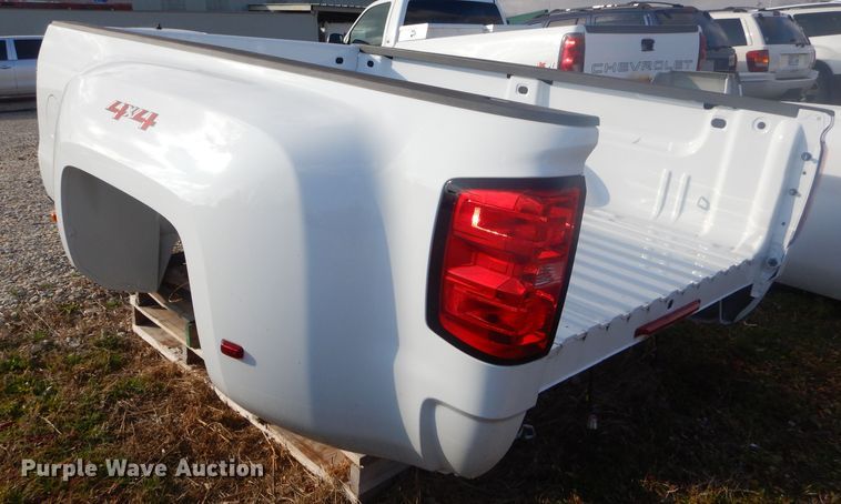 image for item GG9536 Chevrolet Silverado 3500 pickup truck bed