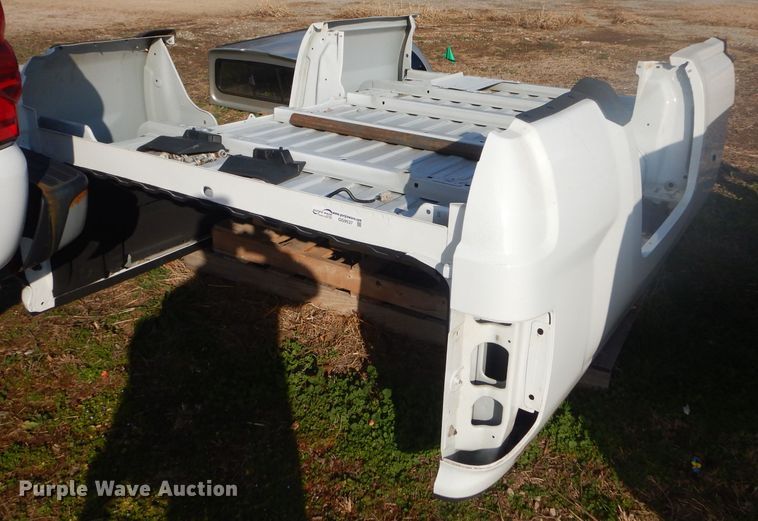 image for item GG9537 Chevrolet Silverado 3500 pickup truck bed