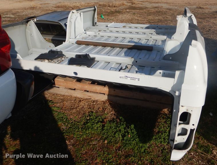 image for item GG9537 Chevrolet Silverado 3500 pickup truck bed