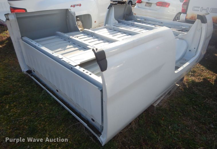 image for item GG9537 Chevrolet Silverado 3500 pickup truck bed