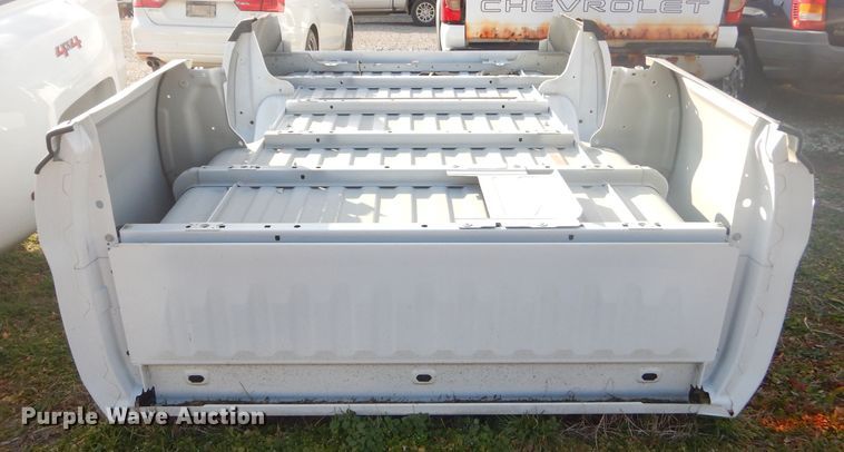 image for item GG9537 Chevrolet Silverado 3500 pickup truck bed