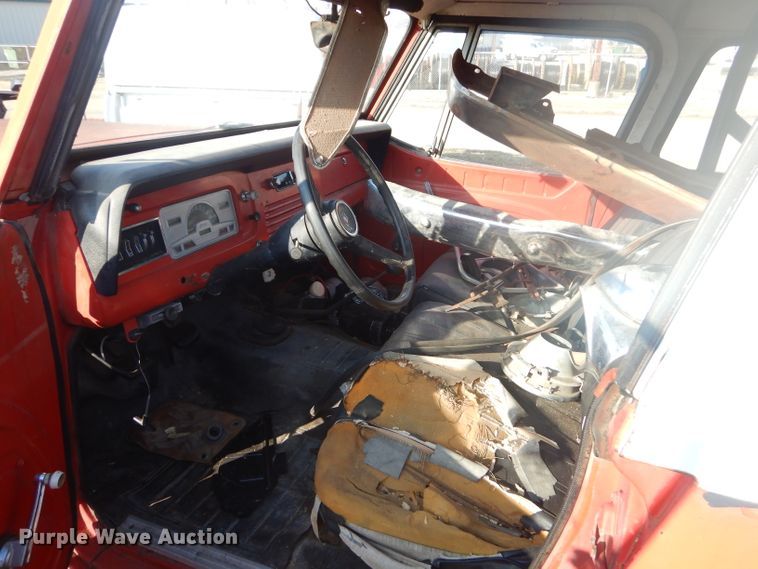 image for item GG9541 1972 Jeep Commando SUV