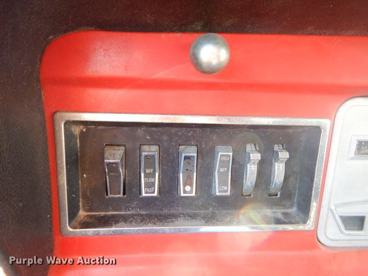 image for item GG9541 1972 Jeep Commando SUV