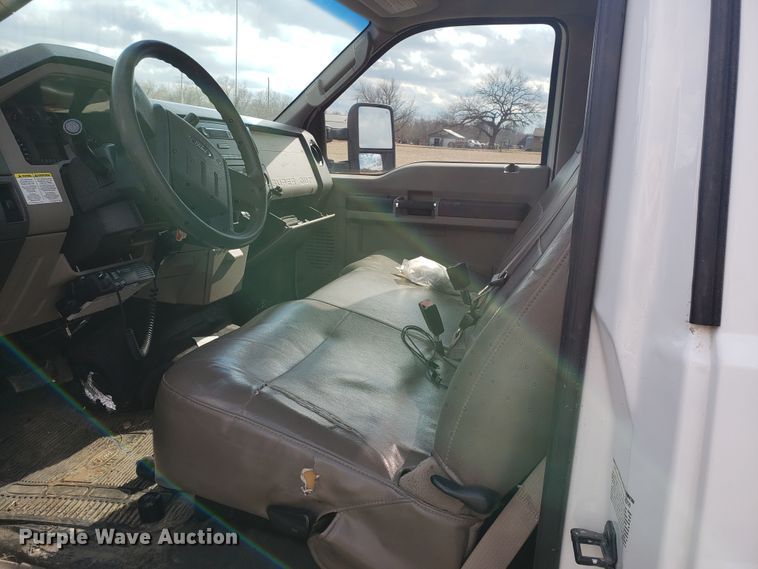 image for item GG9582 2008 Ford F550 truck cab and chassis