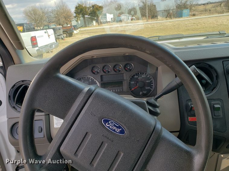 image for item GG9582 2008 Ford F550 truck cab and chassis