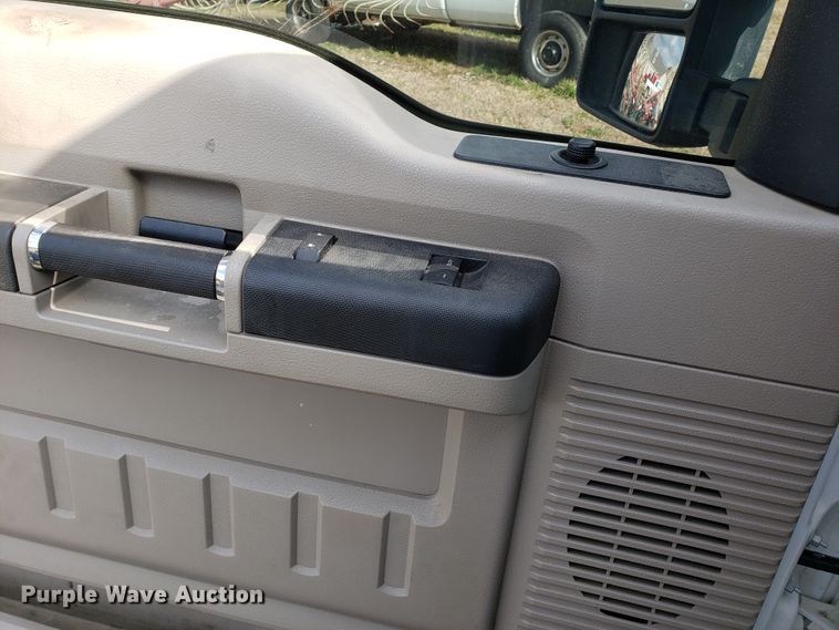 image for item GG9582 2008 Ford F550 truck cab and chassis