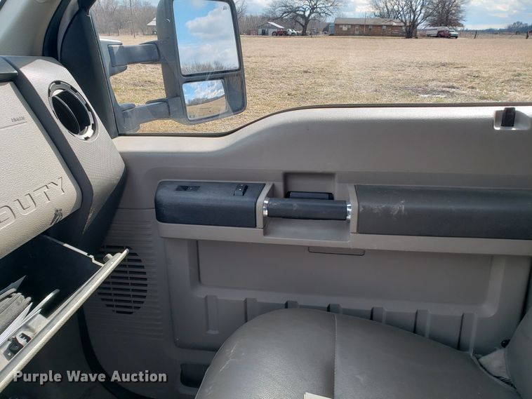 image for item GG9582 2008 Ford F550 truck cab and chassis