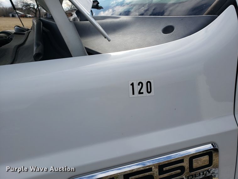 image for item GG9582 2008 Ford F550 truck cab and chassis