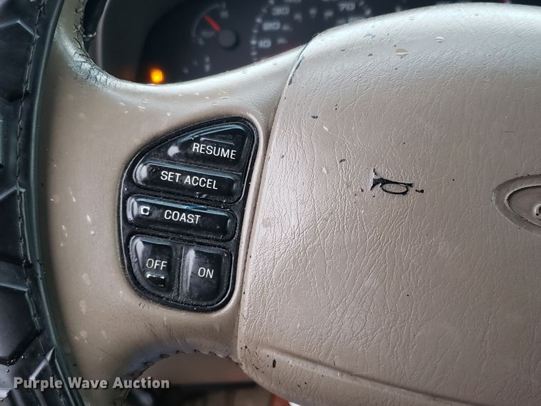 image for item GG9585 2002 Ford Excursion Limited SUV